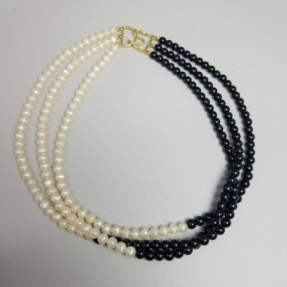 Vintage Monet Black and Cream Necklace 3 Multi Strands Black Faux Pearls, Signed - Picture 3 of 6